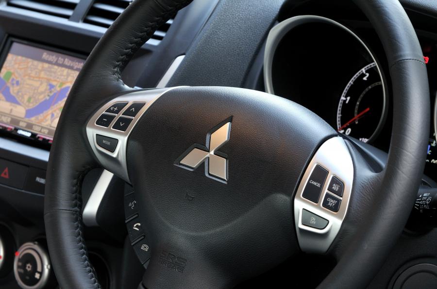  Mitsubishi ASX Black 2011 года  (UK) (фото 16 из 109)